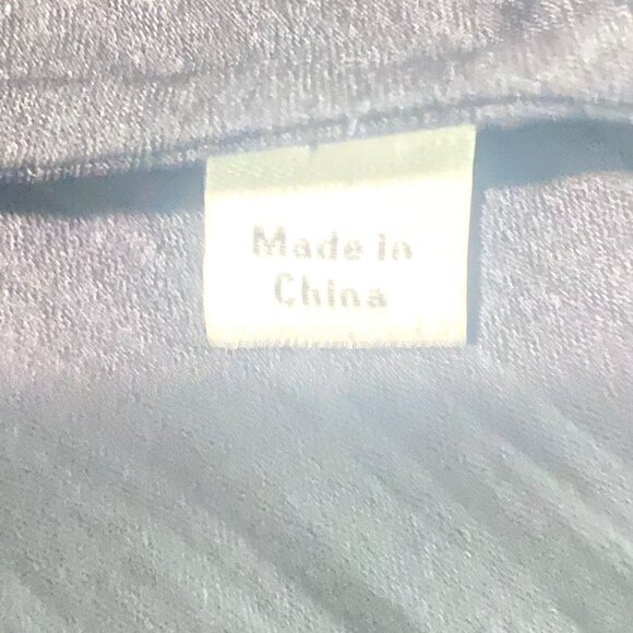 Vince Crinkled V-Neck Blouse – Black, Size L, Made in China - Picture 14 of 15